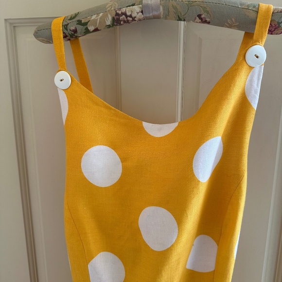 ELLEN TRACY CROSS BACK SUNDRESS-YELLOW POLKA DOTS WITH WHITE BUTTONS-Size 12 - Picture 4 of 10